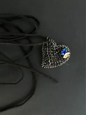 "Heart" rhinestone choker, black with blue stone