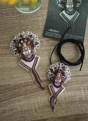 Broszka-motanka "Mądra" — Zdjęcie 7