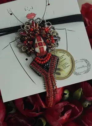 Motanka Transformer Brooch "Princess" (mini) — Photo 10