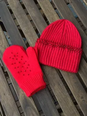 Gants rouges avec strass