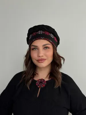 Coiffe avec tresse "broderie ukrainienne" fermée, noir