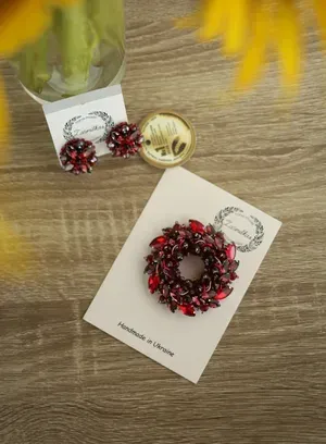 Brooch "Wreath" wine — Photo 4