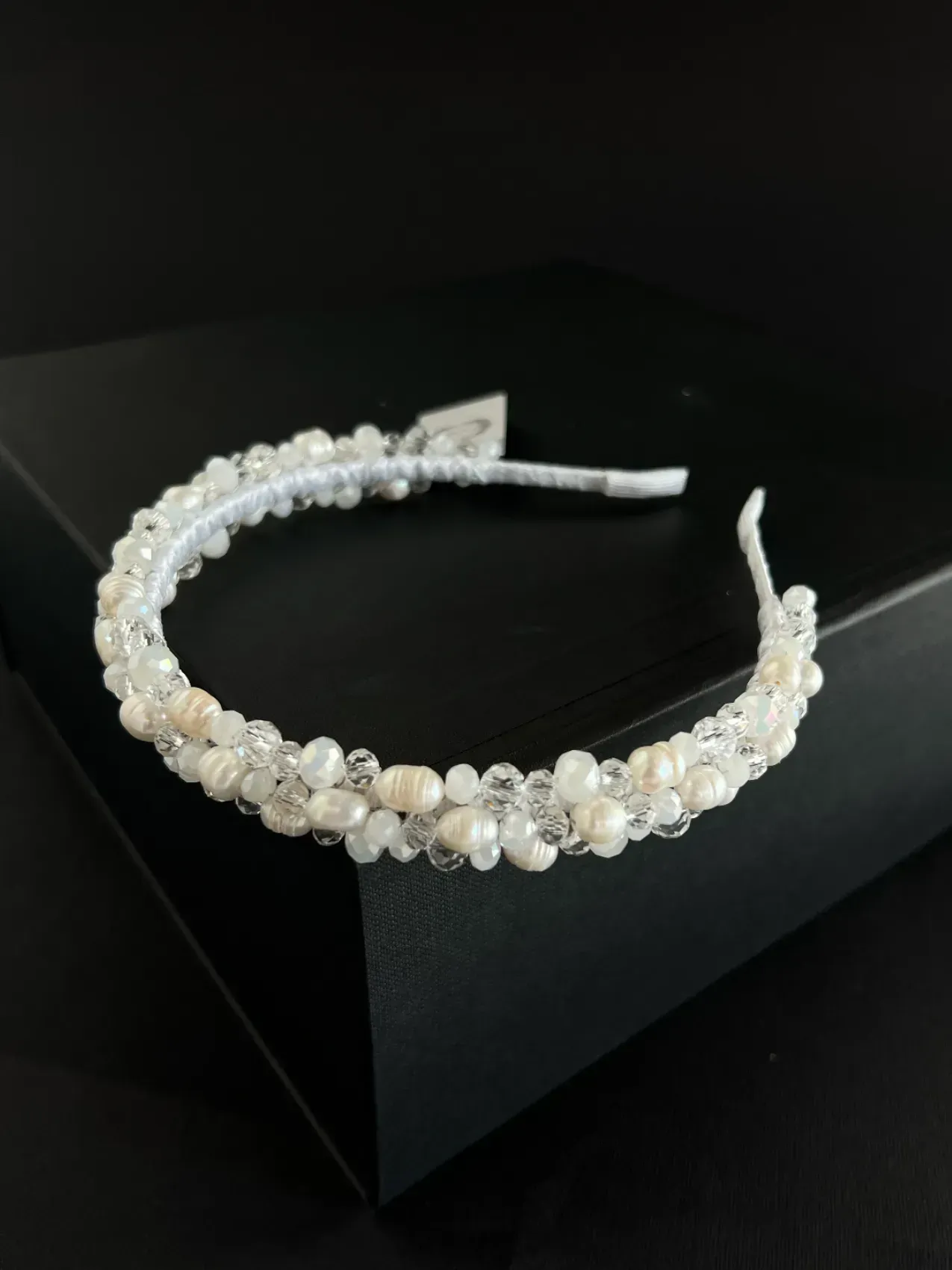 Serre-tête tressé avec perles naturelles et cristal
