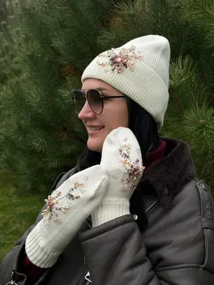 Zestaw czapka i rękawiczki mleczne z różowo-złotym kamieniem