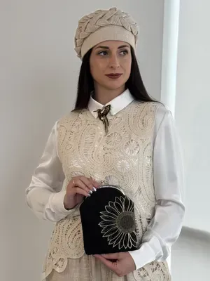Closed headband with braid without embroidery, beige