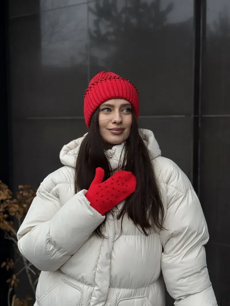 Комлект шапка+рукавички з розсипом, червоний — Шапки та мітенки