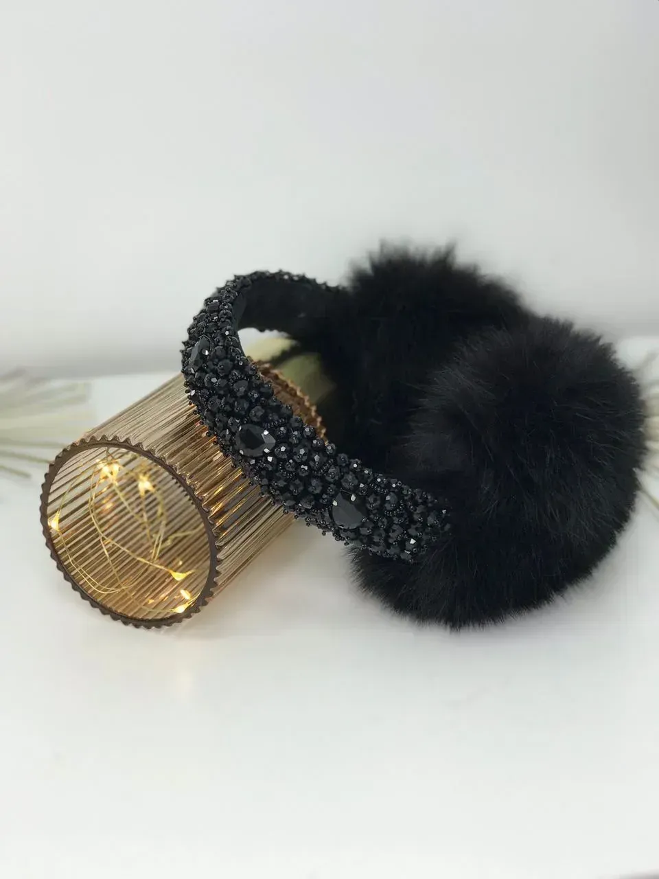 Boucles d'oreilles noires avec pierres noires