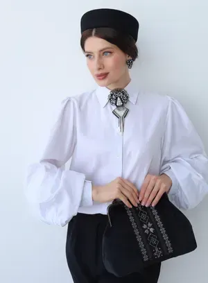 Сумочка "Оберіг" з оксамиту, чорна — photo 5