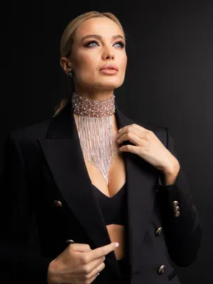 Choker with rhinestone chains, silver-pink