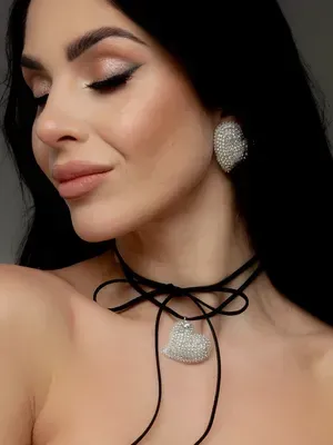 "Heart" rhinestone choker, silver