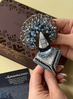 Broche motanka "Cristalline" — Photo 6