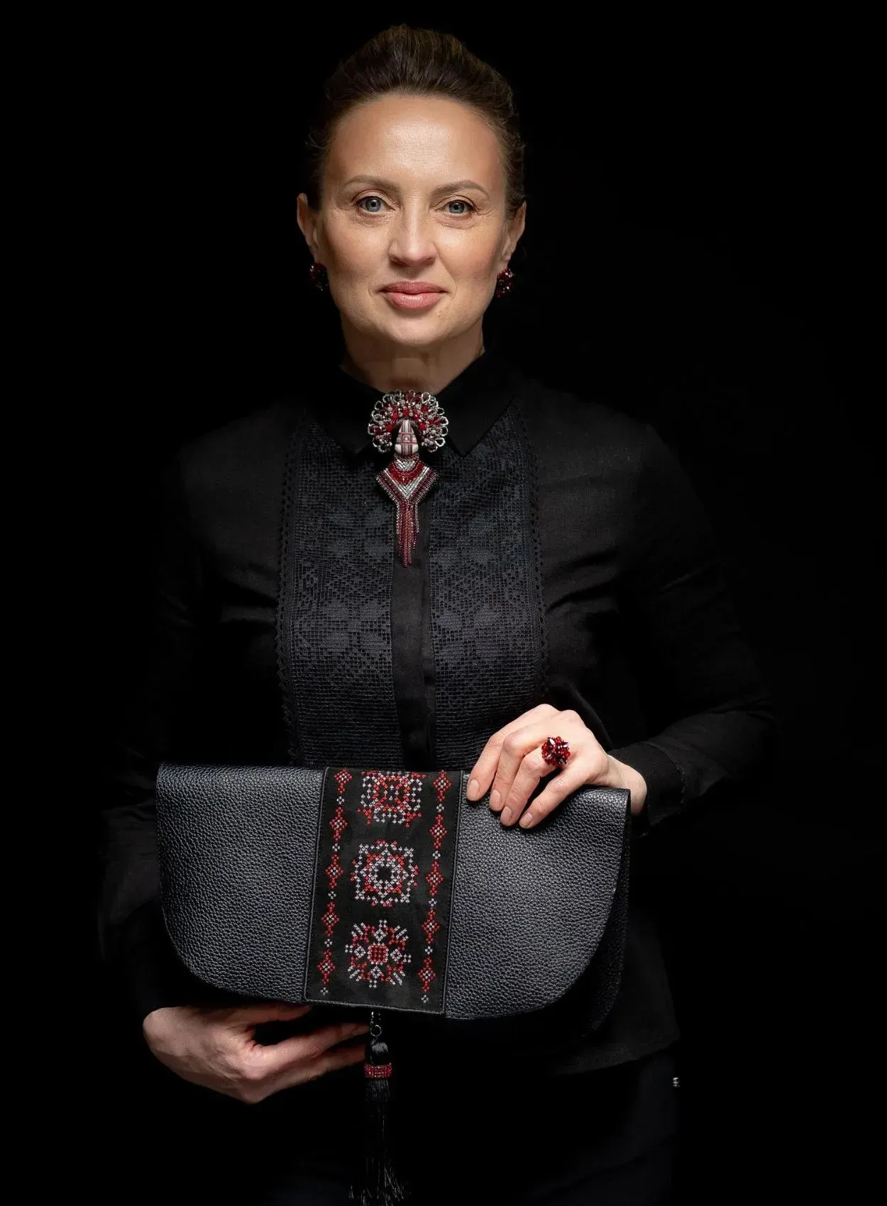 Шкіряний клатч з вишивкою "Віра. Надія. Любов" — photo 3