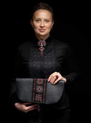Шкіряний клатч з вишивкою "Віра. Надія. Любов" — photo 3