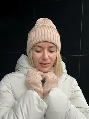 Czapka kapucyno z cekinami