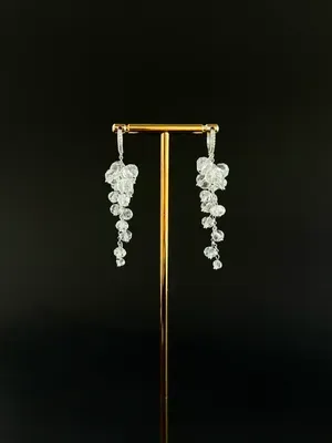 Сережки-грона короткі, прозорі