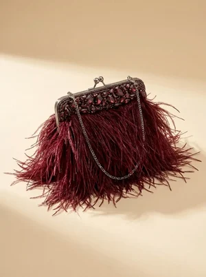 Burgundy ostrich feather clutch with burgundy stones — Photo 2