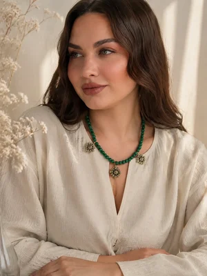 Collier à trois perles de malachite