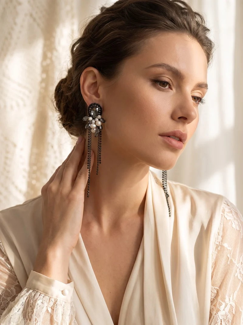 Сережки "Pearl" камінець та натуральні перлини з ланцюжками, графіт — Сережки